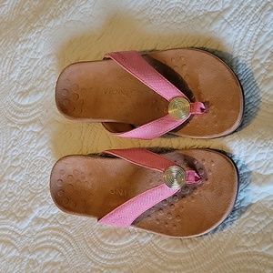 Vionic Hilda sandals